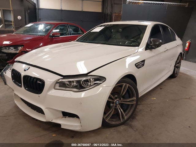 BMW M5 2014 WBSFV9C55ED593967 Image 2