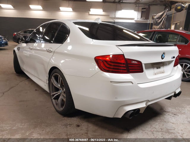 BMW M5 2014 WBSFV9C55ED593967 Image 3