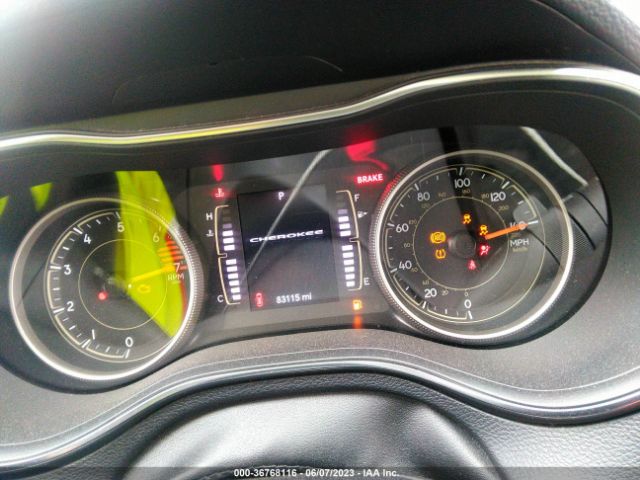 1C4PJLCB0KD164919 Jeep Cherokee Latitude