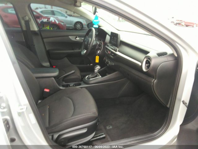 3KPF24ADXME336359 KIA Forte Lxs