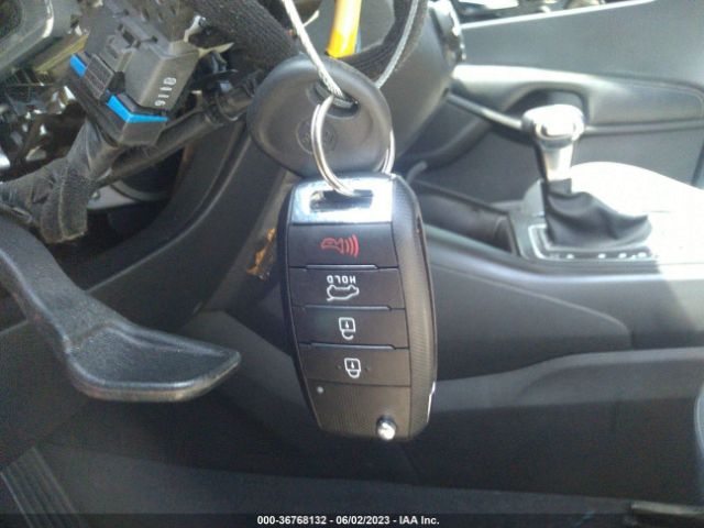 5XYPG4A32KG580391 KIA SORENTO L