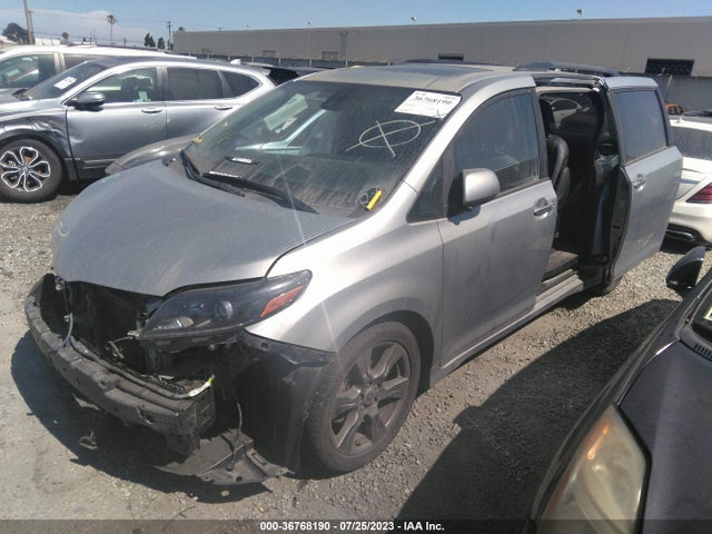 Toyota SIENNA SE 2020 5TDXZ3DC7LS085799 Image 2