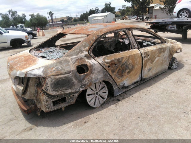 3VWD17AJ0EM229651 Volkswagen Jetta Sedan Se