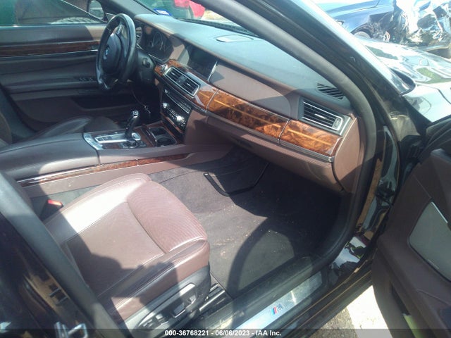 2013 BMW 7 SERIES 750LI VIN: WBAYE8C57DD132002