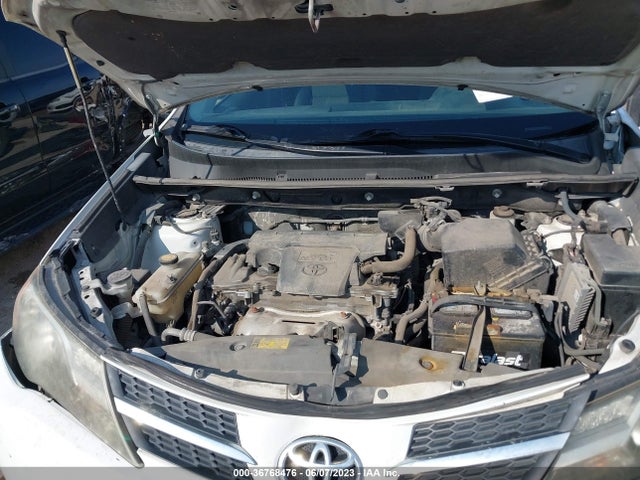 Toyota RAV4 LE 2014 JTMZFREV2EJ000789 Image 12
