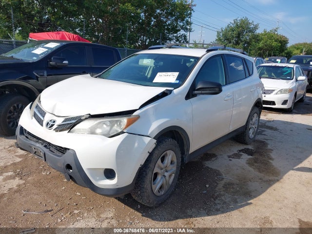 Toyota RAV4 LE 2014 JTMZFREV2EJ000789 Image 2