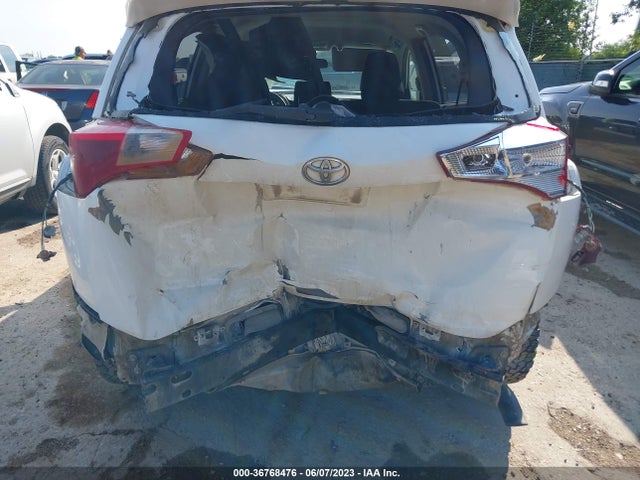 Toyota RAV4 LE 2014 JTMZFREV2EJ000789 Image 8