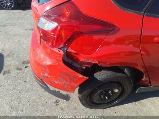 1FADP3K24EL296410 Ford FOCUS SE