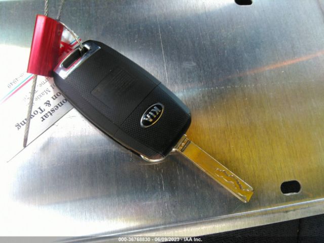 5XXGT4L30JG235839 KIA Optima Lx
