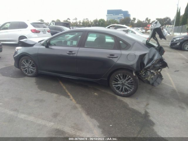 3KPF54AD0NE432641 KIA Forte Gt-line