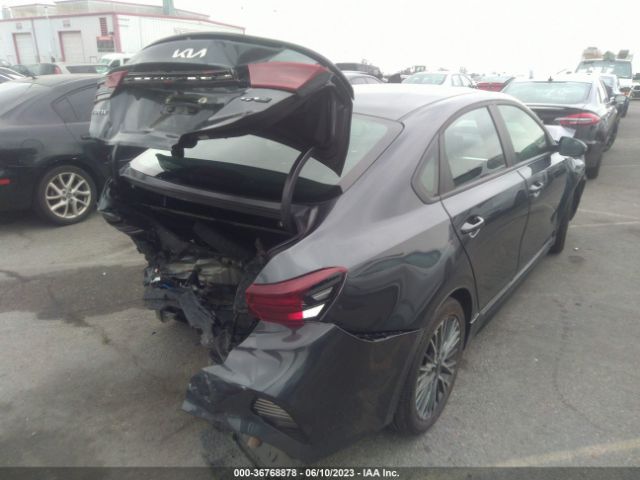 3KPF54AD0NE432641 KIA Forte Gt-line