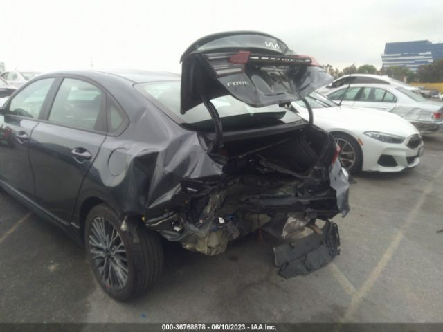 3KPF54AD0NE432641 KIA Forte Gt-line