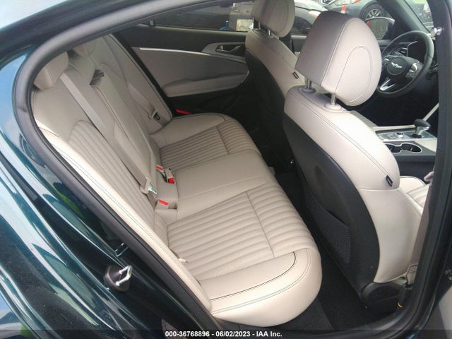 Genesis G70 2.0T 2023 KMTG34TA6PU122979 Image 8