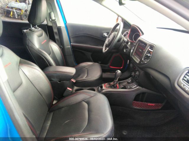 3C4NJDDB6KT704571 Jeep Compass Trailhawk