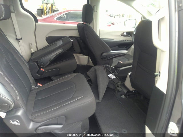 2C4RC1CG3NR215544 Chrysler Voyager Lx