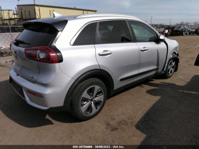 KNDCB3LC9J5108040 KIA NIRO LX