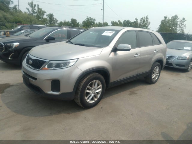 2015 KIA SORENTO LX VIN: 5XYKT3A69FG627268