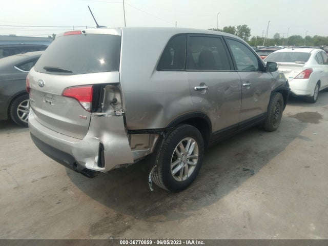 2015 KIA SORENTO LX VIN: 5XYKT3A69FG627268