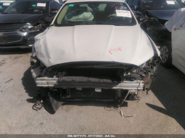 3FA6P0H78FR252780 Ford FUSION SE