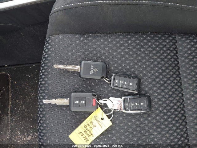 JA4AZ3A33JJ002500 Mitsubishi Outlander Es/se/sel/le