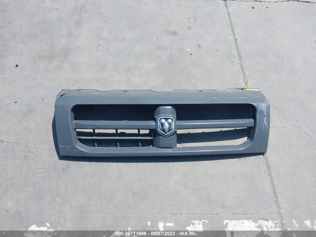 3C6TRVDG9JE111069 RAM Promaster Cargo Van