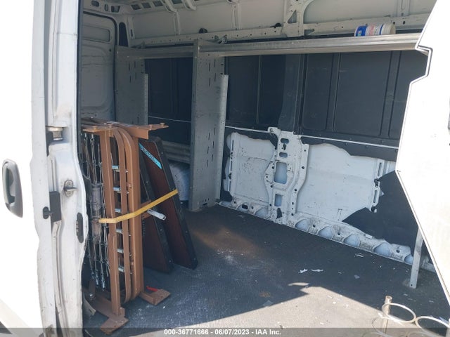 3C6TRVDG9JE111069 RAM Promaster Cargo Van