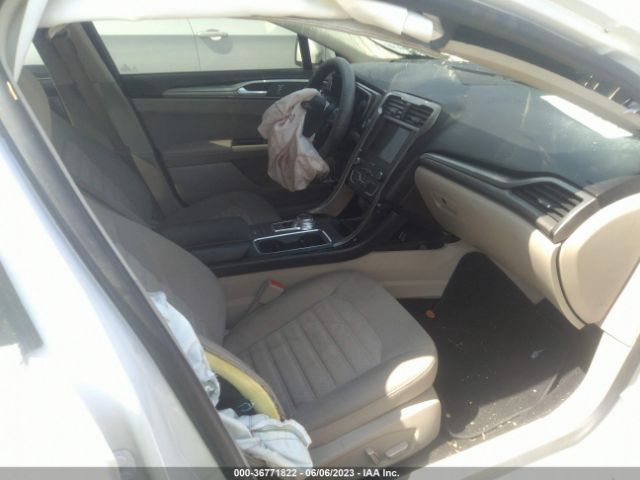 3FA6P0LU5KR206623 Ford Fusion Hybrid Se