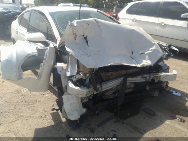3FA6P0LU5KR206623 Ford Fusion Hybrid Se