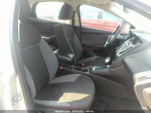 1FADP3F21EL242427 Ford FOCUS SE