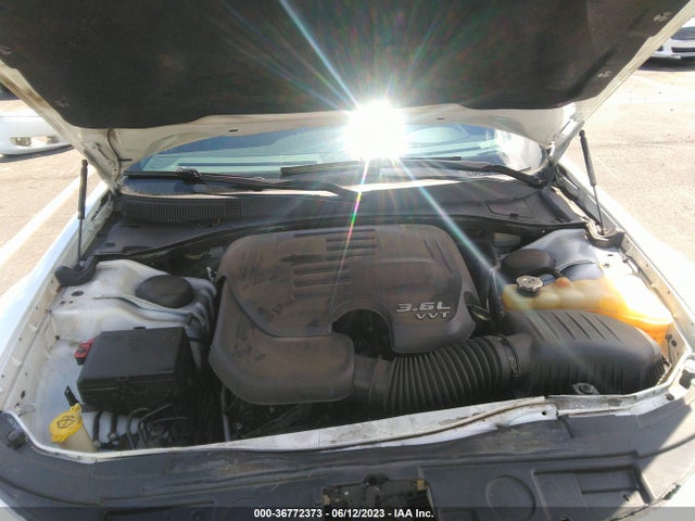2C3CCAGG5EH353192 Chrysler 300 300s