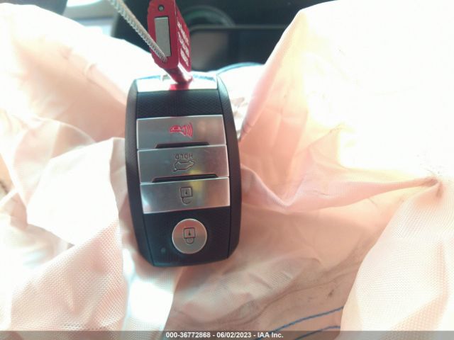 KNDCB3LC4K5349912 KIA NIRO LX