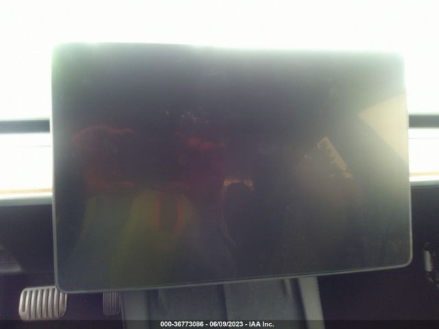 5YJ3E1EAXNF338603 Tesla MODEL 3