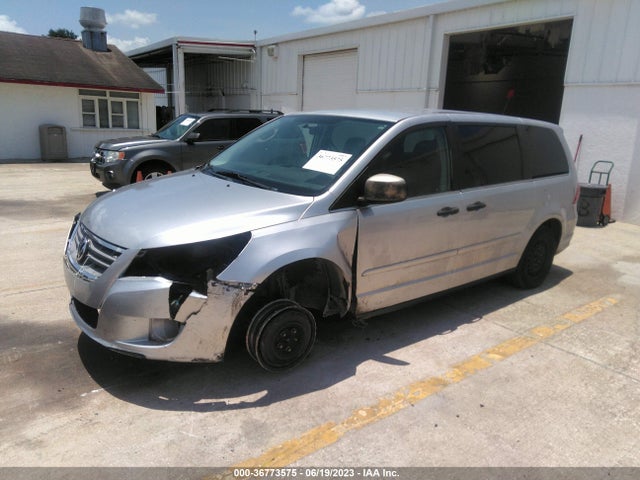 2011 VOLKSWAGEN ROUTAN S VIN: 2V4RW4DG2BR670250