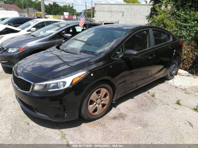 3KPFK4A7XJE239572 KIA FORTE LX