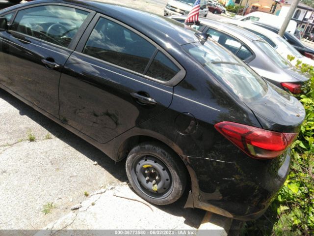 3KPFK4A7XJE239572 KIA FORTE LX