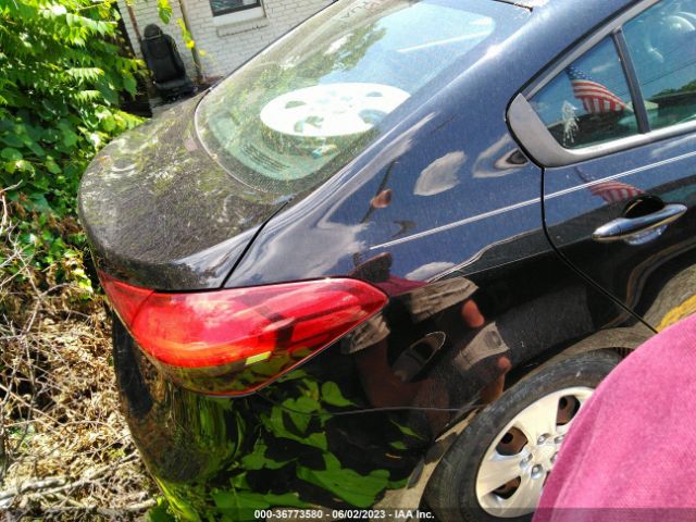 3KPFK4A7XJE239572 KIA FORTE LX