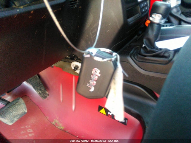 1C4HJXDN4JW199888 Jeep Wrangler Unlimited Sport