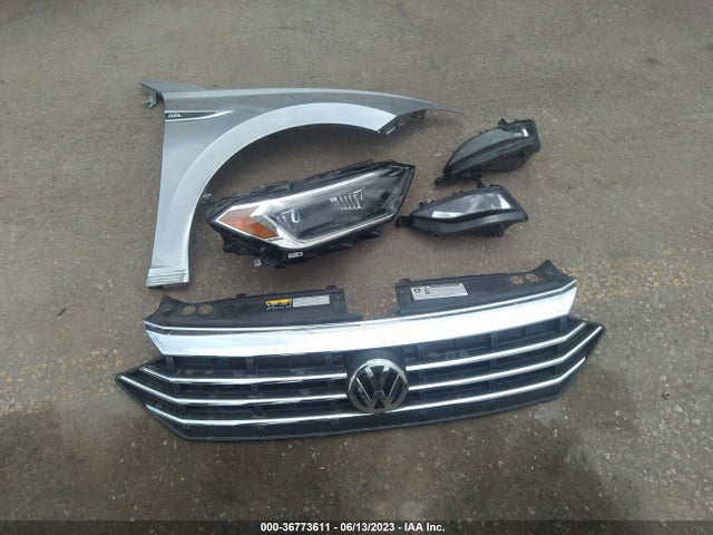 3VWG57BU0KM195958 Volkswagen Jetta Sel Premium