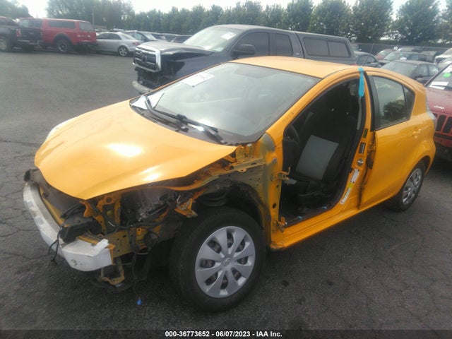 Toyota Prius C One/three/two/four 2014 JTDKDTB38E1059031 Image 2