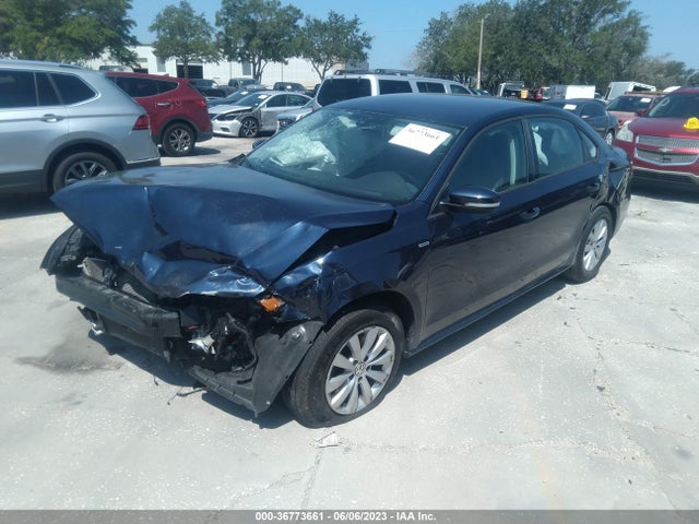 1VWAT7A37FC041713 Volkswagen Passat 1.8t Wolfsburg Ed