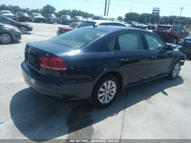 1VWAT7A37FC041713 Volkswagen Passat 1.8t Wolfsburg Ed