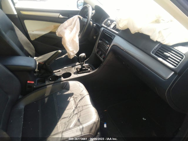 1VWAT7A37FC041713 Volkswagen Passat 1.8t Wolfsburg Ed