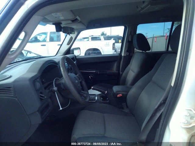 2010 JEEP COMMANDER SPORT VIN: 1J4RG4GK8AC132130