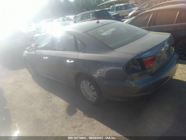 1VWAS7A37FC008746 Volkswagen Passat 1.8t S