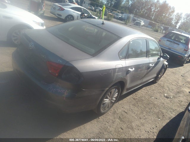 1VWAS7A37FC008746 Volkswagen Passat 1.8t S