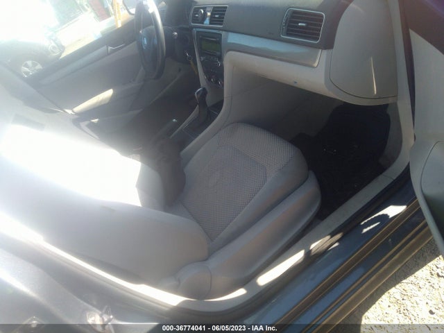 1VWAS7A37FC008746 Volkswagen Passat 1.8t S