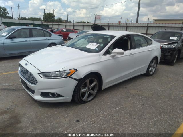 3FA6P0HD8GR122635 Ford FUSION SE