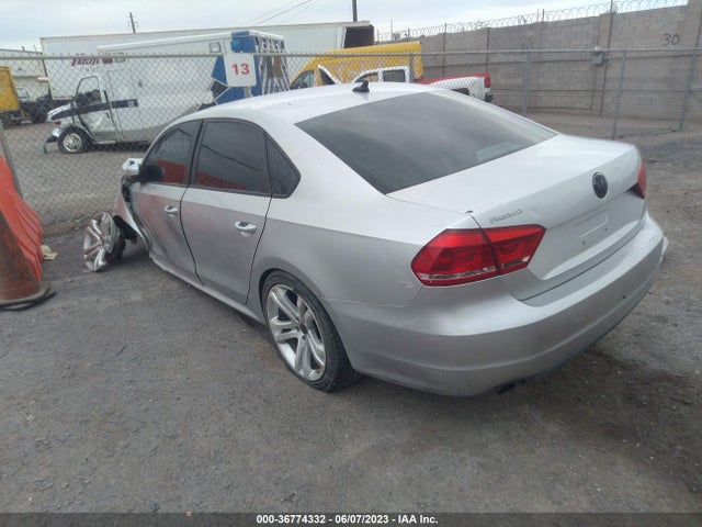 1VWAT7A31EC027787 Volkswagen Passat Wolfsburg Ed