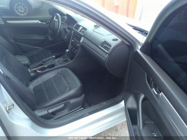 1VWAT7A31EC027787 Volkswagen Passat Wolfsburg Ed