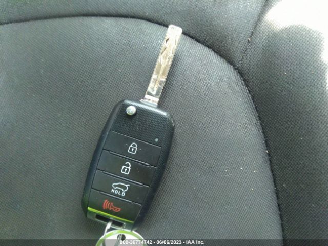 KNDJN2A21F7175617 KIA Soul Base